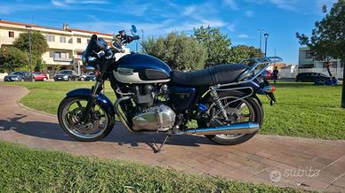Triumph Boneville  T100  SE