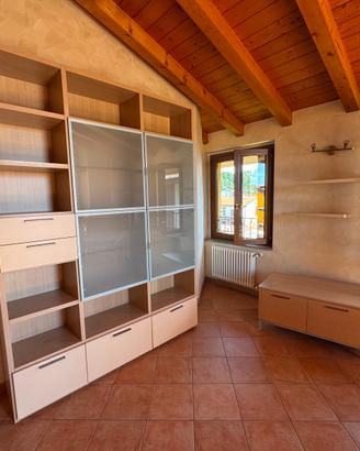Mobile soggiorno con vetrine