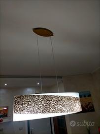 Lampadario moderno.