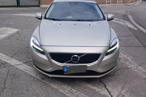 Volvo V40 D2