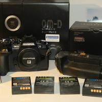 OLYMPUS OM-D E-M1II + HLD-9