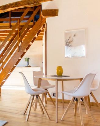 Tavolo tondo stile scandinavo
