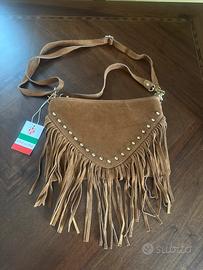 Borsa in camoscio nuova con frange