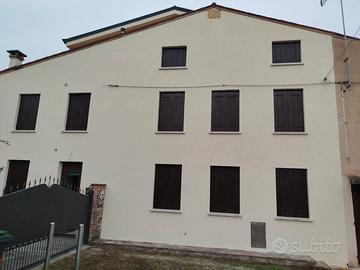 Villa unifamiliare con doppio garage