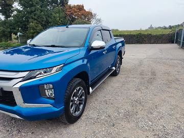 l200 autocarro 5 posti