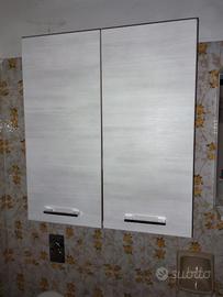 pensile bagno e specchiera 