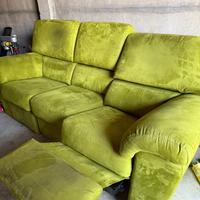 vari mobili e divani