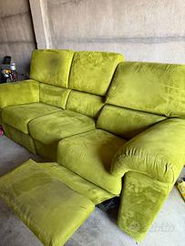 vari mobili e divani