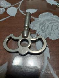 Chiave quadra per carica orologio 