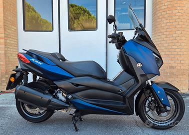 YAMAHA X-MAX 300