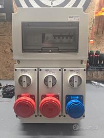 QUADRO ELETTRICO DA PARETE 380V 230V CON PRESE