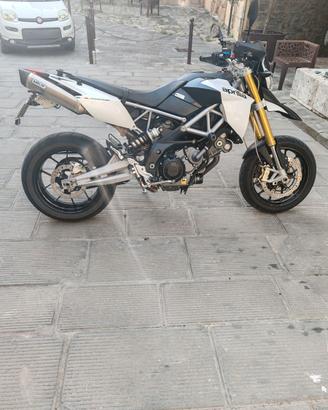Aprilia dorsoduro 750
