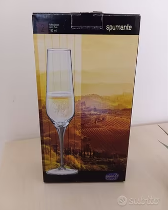 Coppia di calici in cristallo di Boemia mai usati