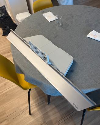 Supporto base originale LG OLED da tavolo