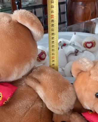 4 orsacchiotti più cagnolino peluche - tipo Trudy