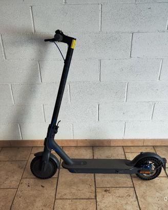 Monopattino elettrico Xiaomi Mi Electric Scooter 3