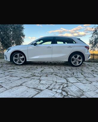 Audi a3 sport back 2.0 tdi  30