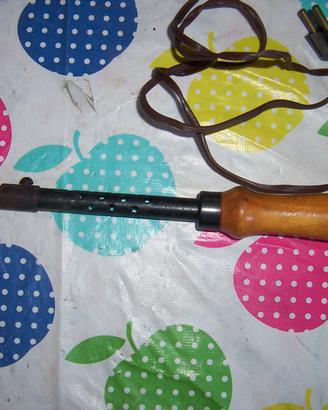 ANTICO SALDATORE CON MANICO IN LEGNO FUNZIONANTE