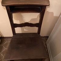 Antico inginocchiatoio in legno