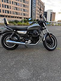 Moto Guzzi V9 Roamer