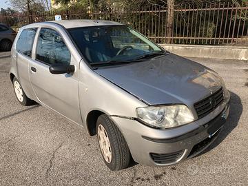 Fiat Punto 2005 1.2 benzina - difetto estetico