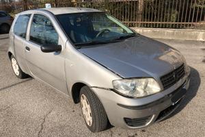 Fiat Punto 2005 1.2 benzina - difetto estetico