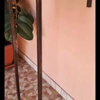 tavoli alti in ferro artigianale con piedi regolab