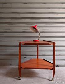 Tavolo d'appoggio con ruote in teak