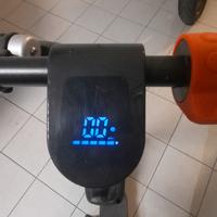 monopattino elettrico vivo