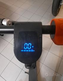monopattino elettrico vivo