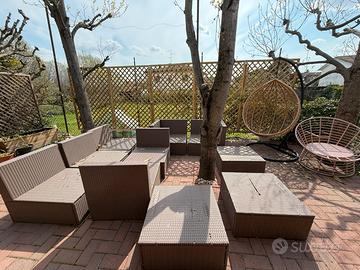 Divano in rattan da esterno