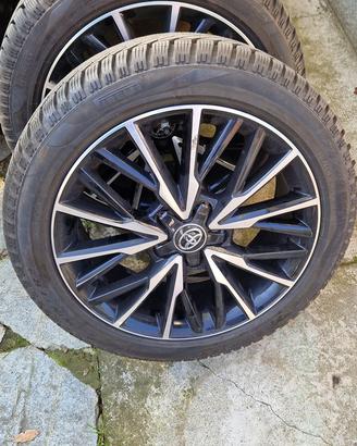treno di  gomme per TOYOTA YARIS CROSS