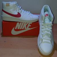 Nike Court Royale bianche, swoosh rosa