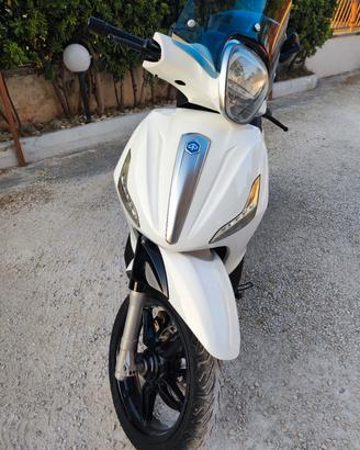 Piaggio Beverly 350