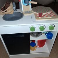 Cucina gioco per bambini usata. Con posate. 