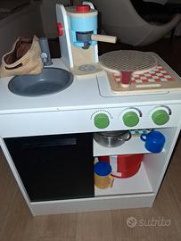 Cucina gioco per bambini usata. Con posate. 