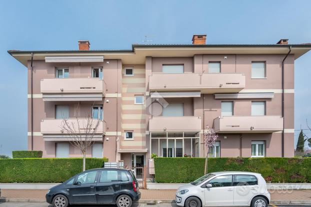 3 LOCALI A VILLAFRANCA DI VERONA