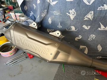 Scarico akrapovic per triumph TF 250