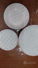 Servizio piatti con bicchieri