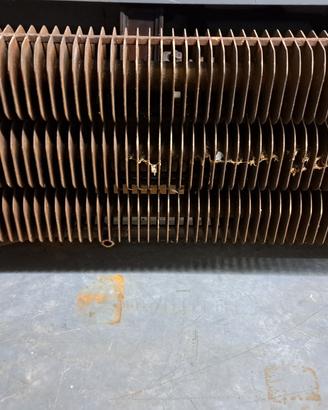  Termosifone antico in ghisa e ferro