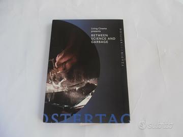 Between Scince and garbage - DVD