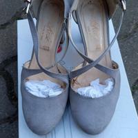 scarpe con cinturini incrociati