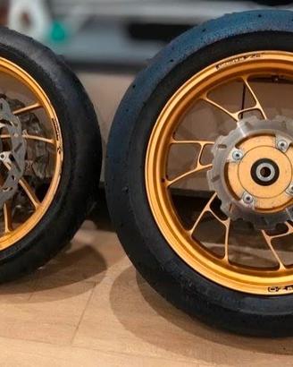 Cerchi OZ Racing forgiati + dischi freno + corone