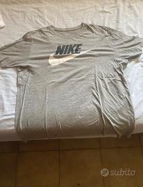 maglietta nike grigia
