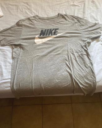 maglietta nike grigia