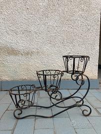 Portafiori in ferro lavorato