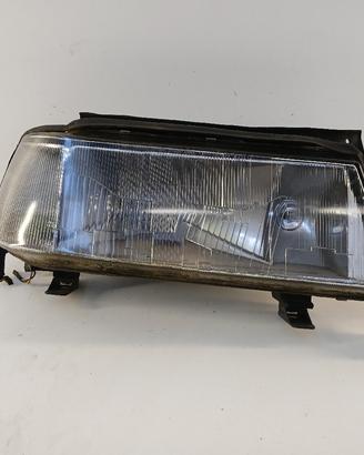 Faro ant dx LANCIA THEMA '88