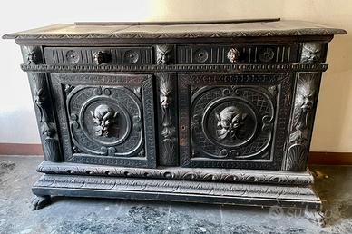 Credenza Neorinascimentale