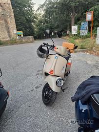 VESPA GTV 300 FARO BASSO 