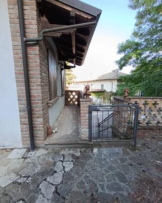 Rustico / Casale di 140 m² con 4 locali a Monteseg